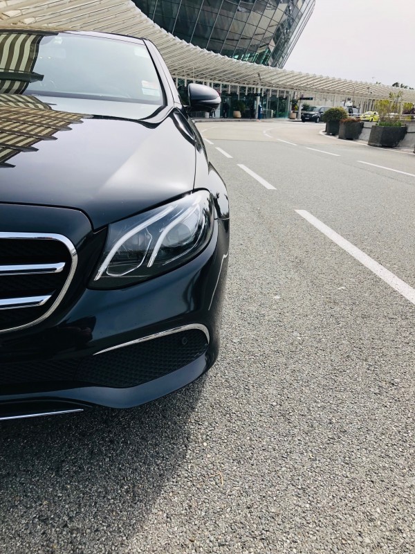 Location voiture mariage avec chauffeur pour RDV mairie, séance photo et salle de mariage à Cannes, Mougins, Mandelieu-la-Napoul, Vallauris