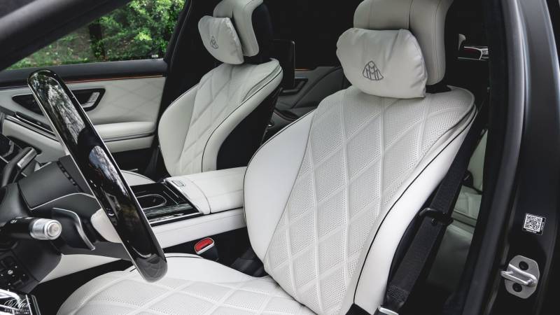 Réservation d'une Maybach à Cannes avec mise à disposition d'un chauffeur privé VTC